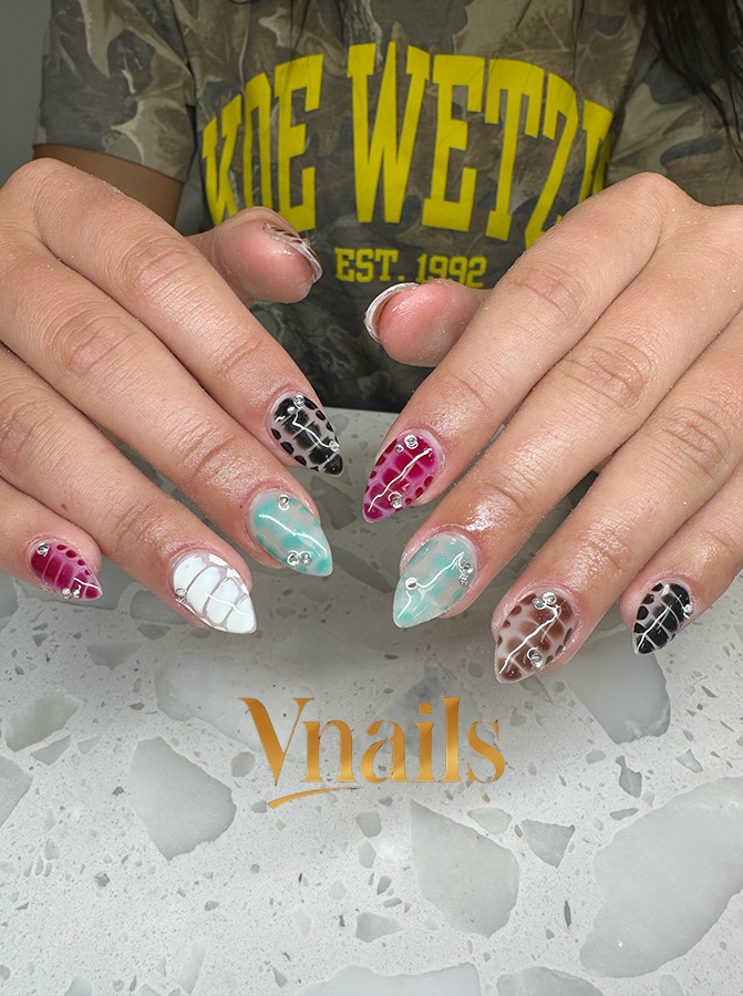 V Nails